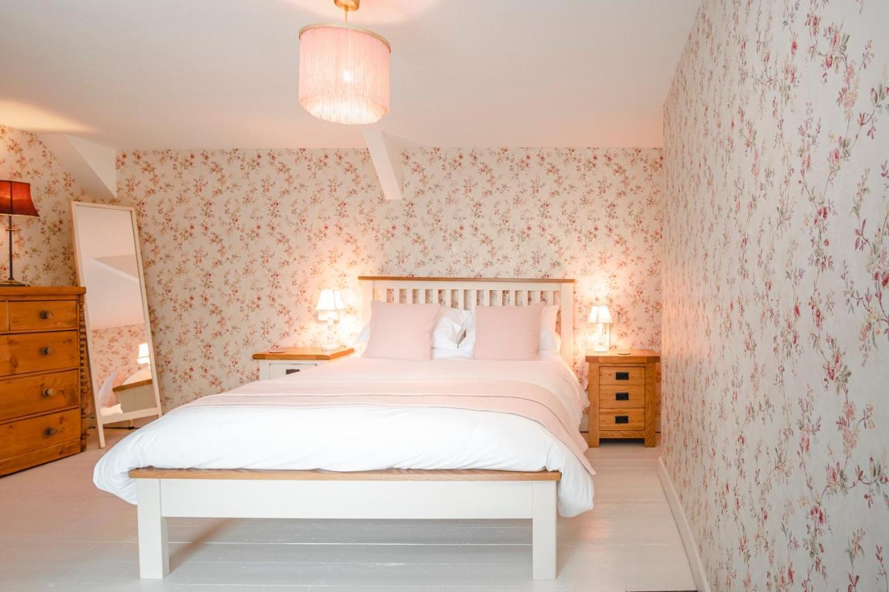 The Green Door Vegan B&B Llanon Exterior photo
